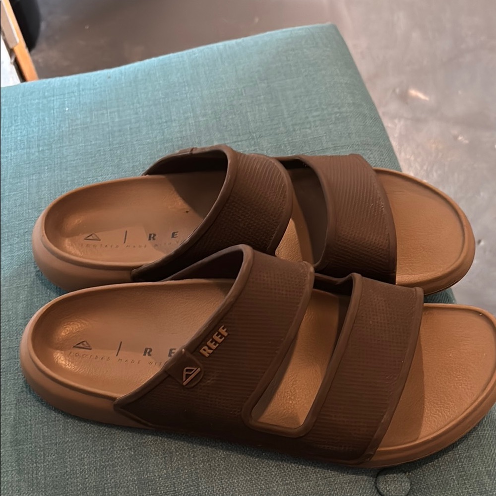 Reef brand slip on sandals men’s